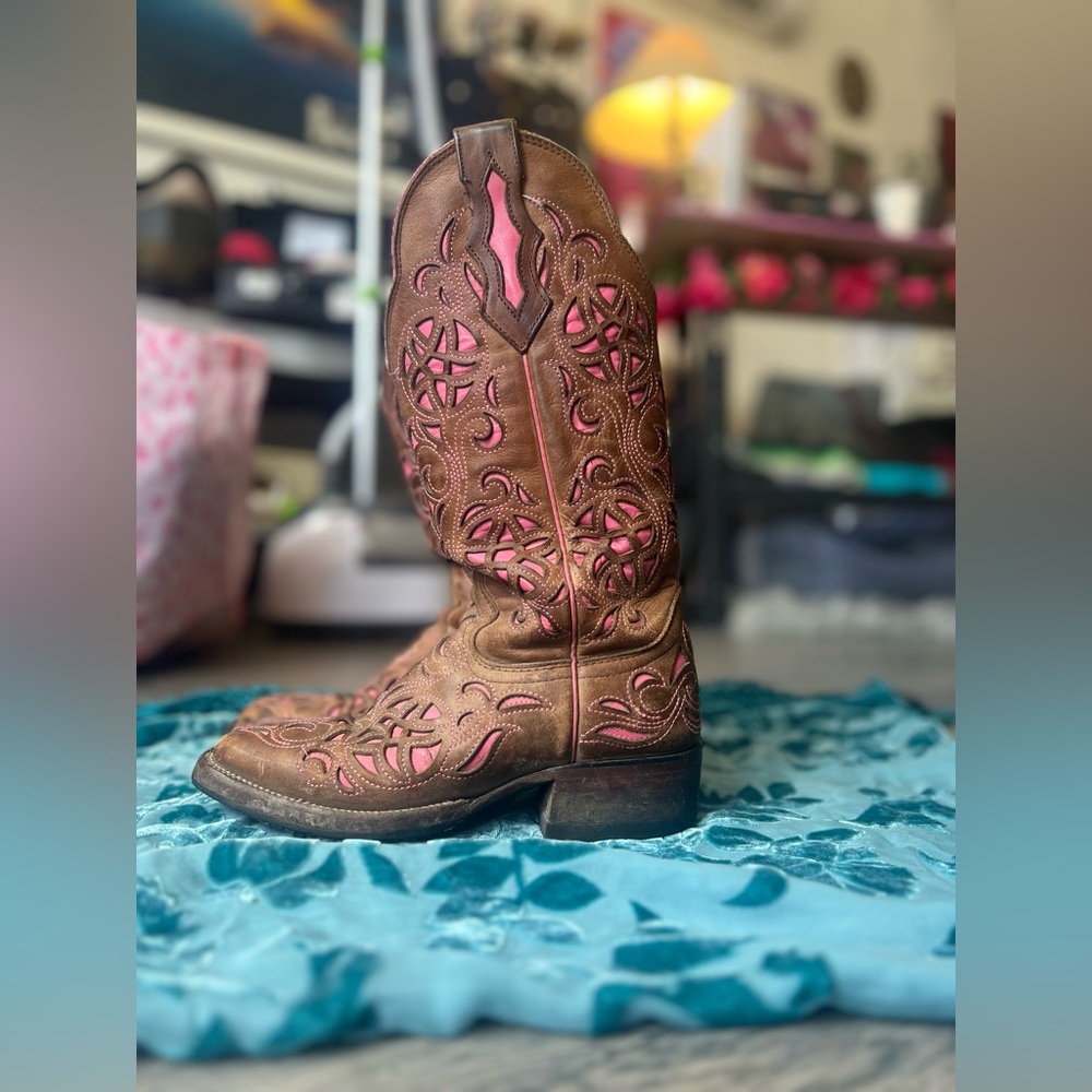 Texas Bunkhouse tan and pink cutout leather square toe cowboy boots sz 6